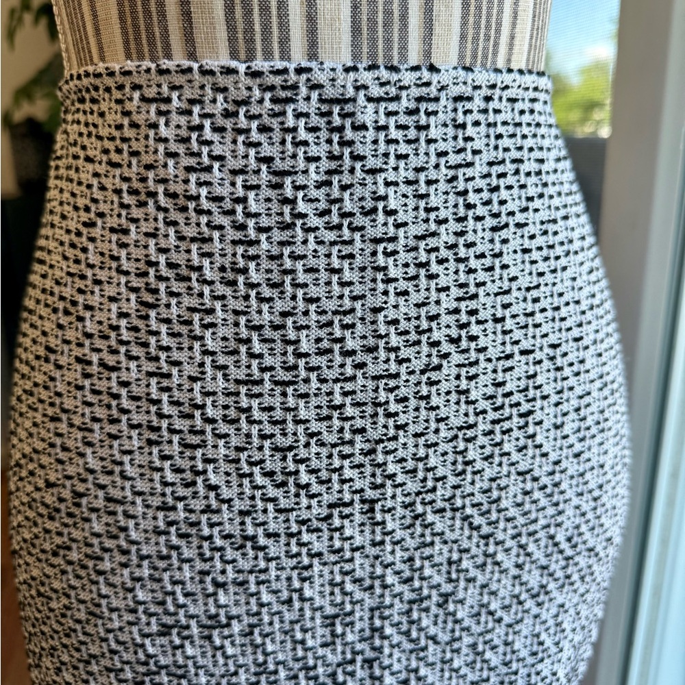 St. John Pencil Skirt - Picture 2 of 11